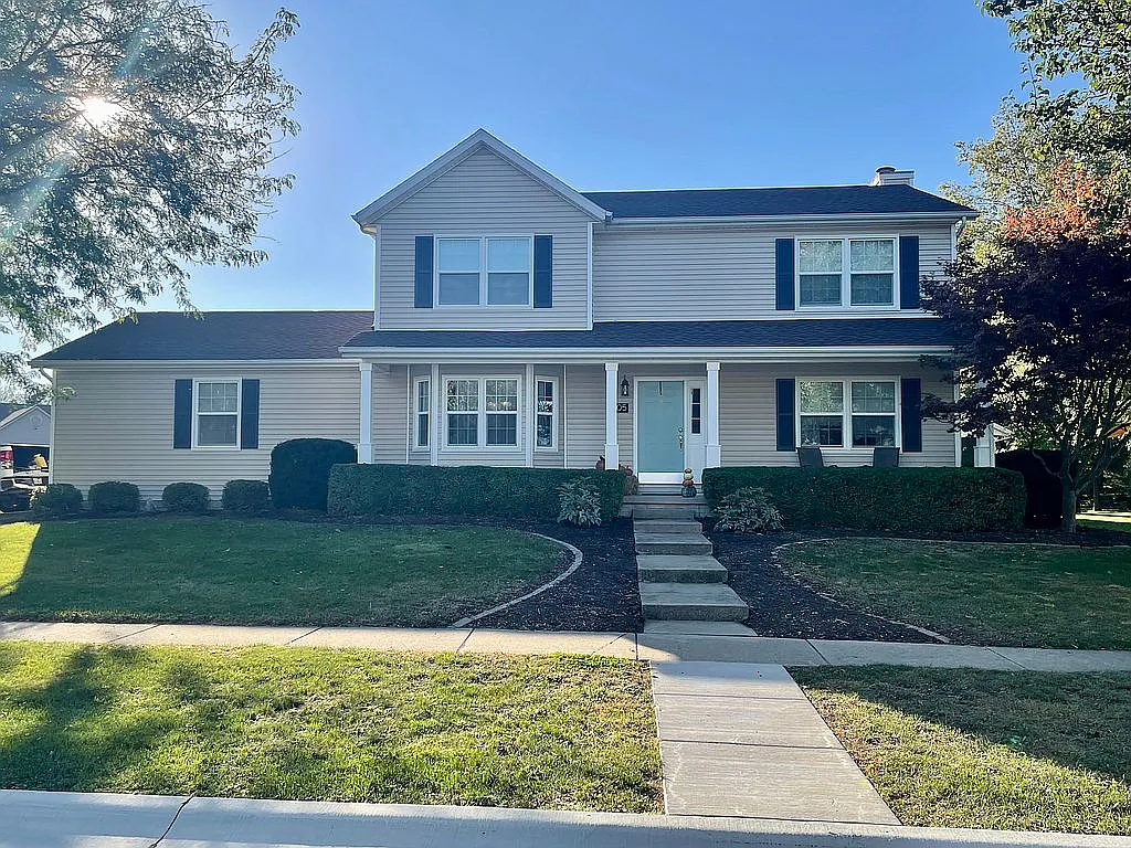 805 Pheasant Ln photo 1