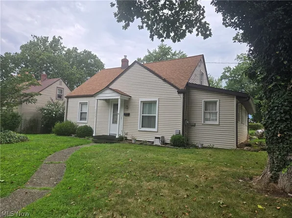 1353 Eastwood Ave, Akron, OH 44305
