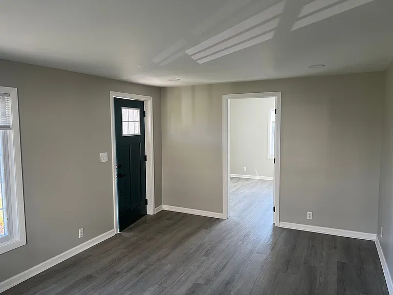 2751 Everett St — Photo 9