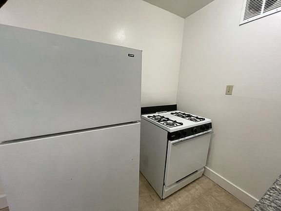 4th image of 1119 T St APT 16