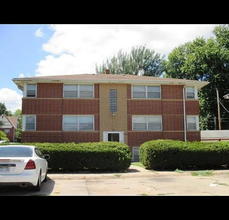 1302 N 49th Ave #2