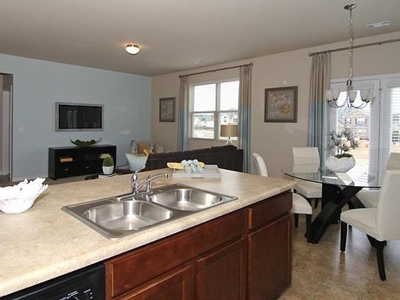 4th image of 709 Feldwood Ln