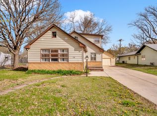 718 W 5th St, Newton, KS 67114