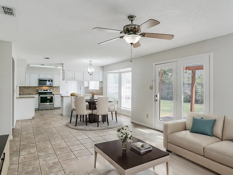 5504 Big Bend Dr — Photo 4