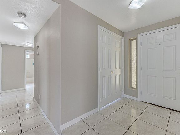 5th image of 42 Del Amo Dr