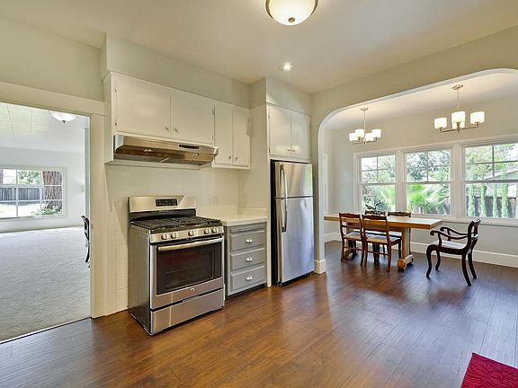 5th image of 1549 Meadowlark Ln