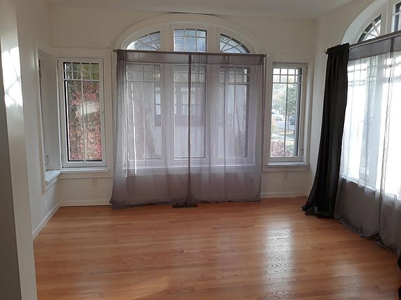 3rd image of 3627 Lyndale Ave S Unit 1