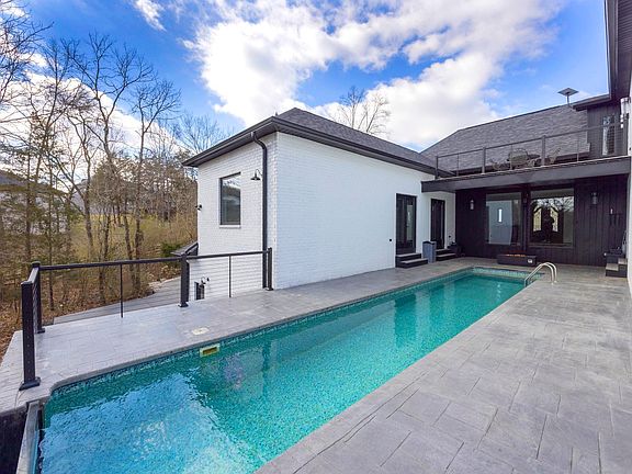 4th image of 114 Mallard Point