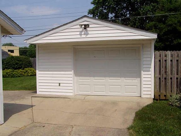 3rd image of 2914 N Dakota Dr