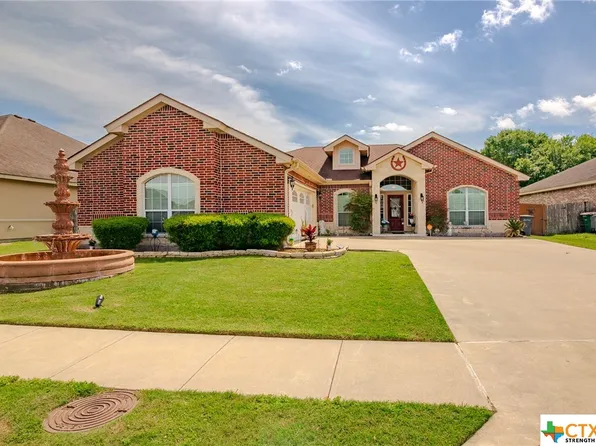 105 Lake Forest Dr, Victoria, TX 77904