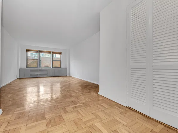 220 East 54th Street image 1 of 16
