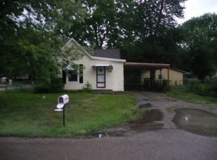746 NE Oakland Ave, Topeka, KS 66616