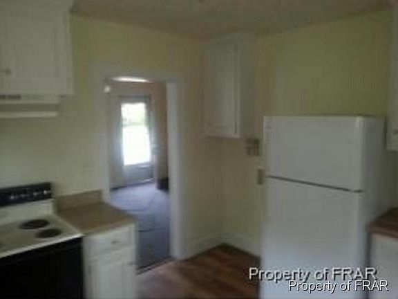 3rd image of 106 Scott Ave