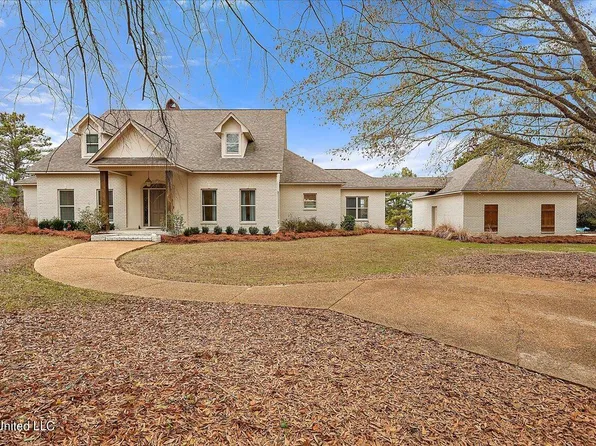 146 Lake Trail Dr, Flora, MS 39071