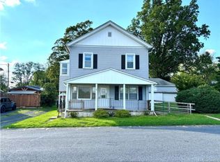 8 Gregory Rd, Middletown, NY 10940