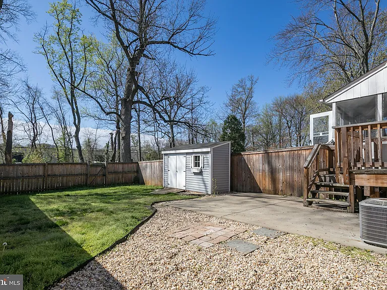 4428 Vermont Ave — Photo 2