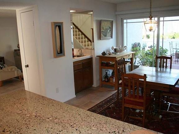 Dining room with wet bar