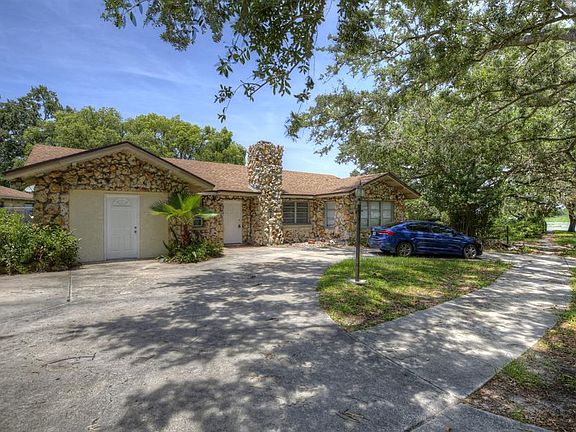 3rd image of 738 Buena Vista Dr