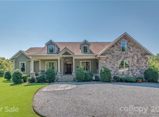 21 Dug Hill Rd, Landrum, SC 29356