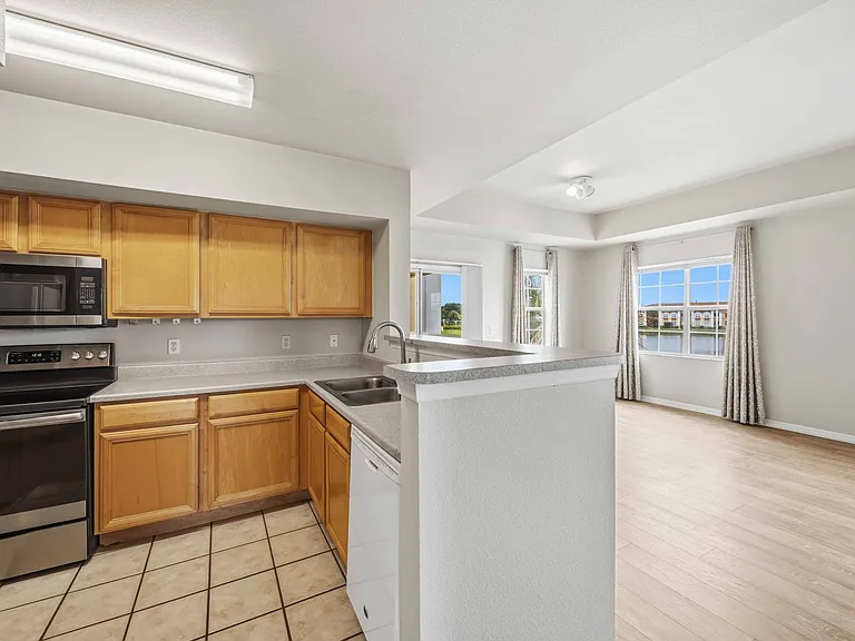 1025 Villagio Cir #208 — Photo 15