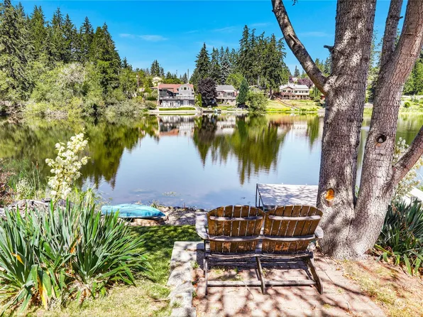 281 Lochwood Drive, Camano Island, WA 98282