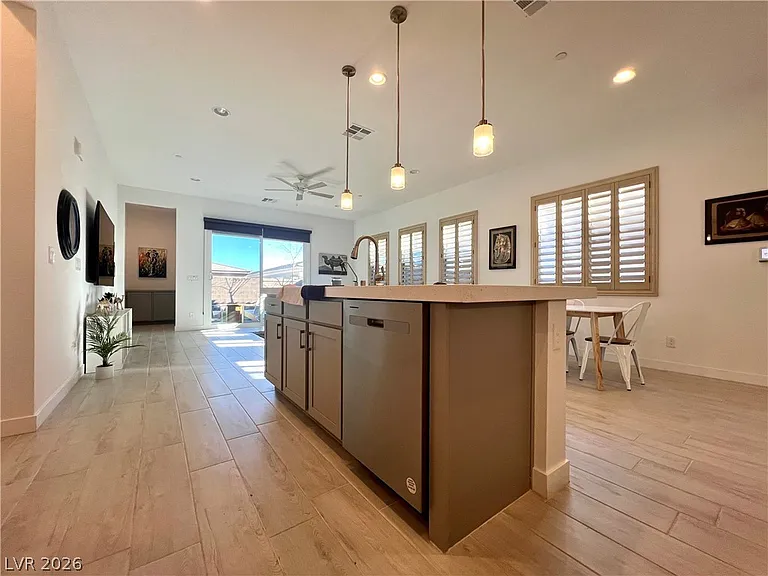 116 Ibiza Lake Dr — Photo 1