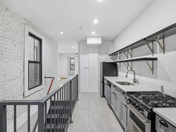 1821 Putnam Avenue image 7 of 15