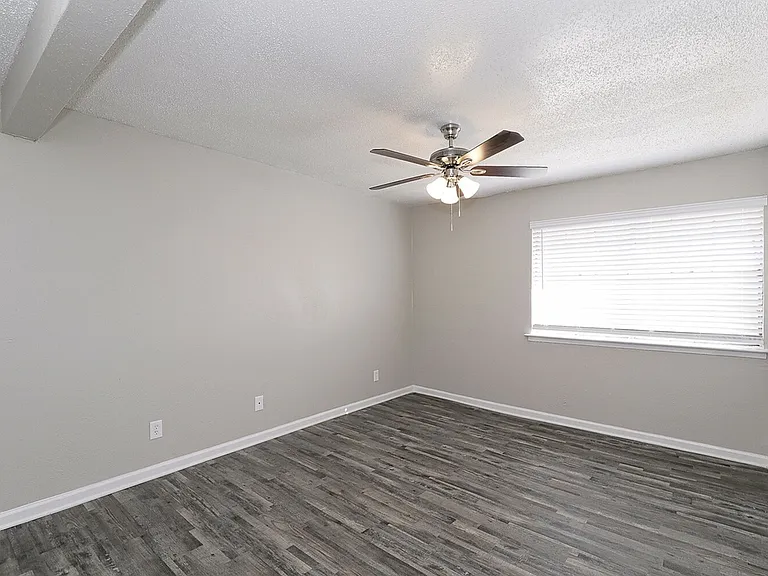 B2 - 2BD, 2BA - 1201SF - Master Bedroom