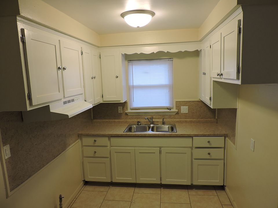 2nd image of 29500 Parkwood St