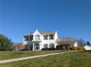 551 Roland Hills Dr, Tallmadge, OH 44278