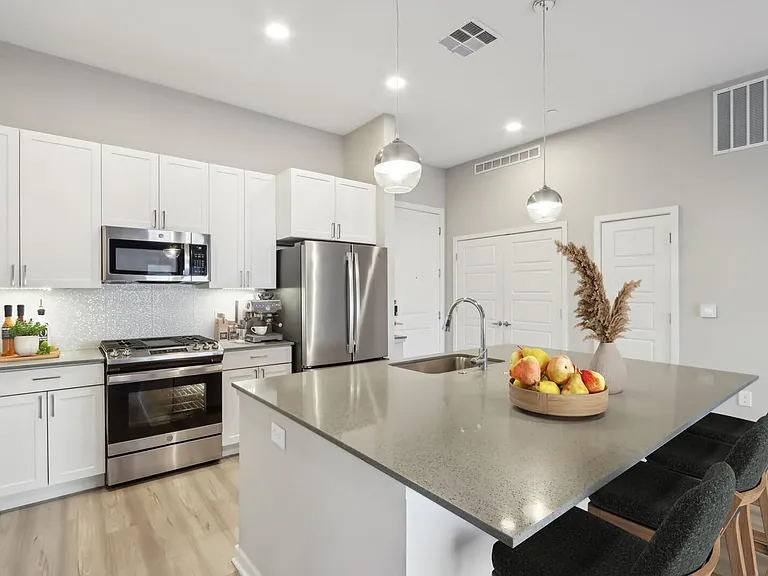 The Aston North Scottsdale — Photo 9