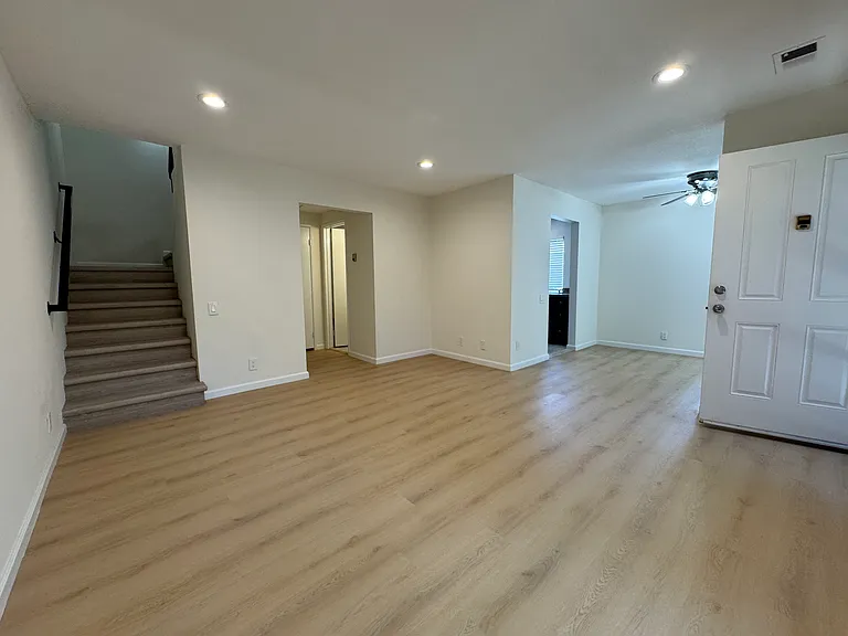 669 Balfour Dr — Photo 4