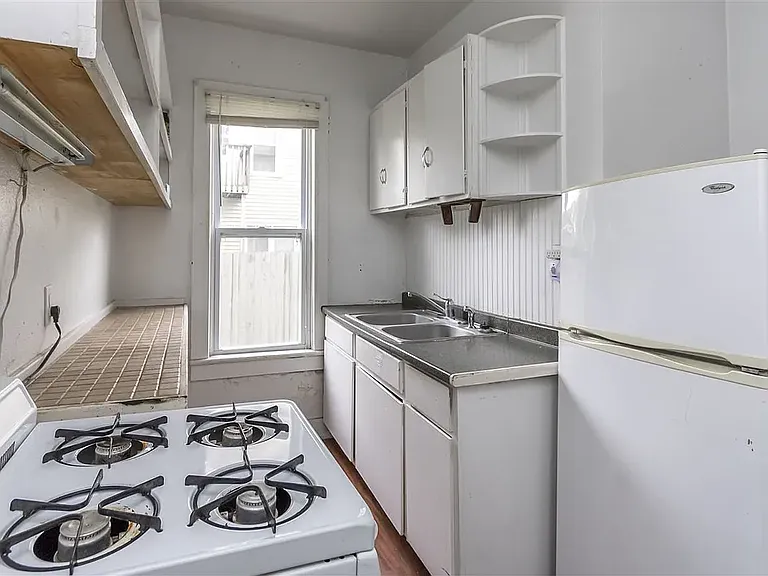 1316 Main St #1 — Photo 3