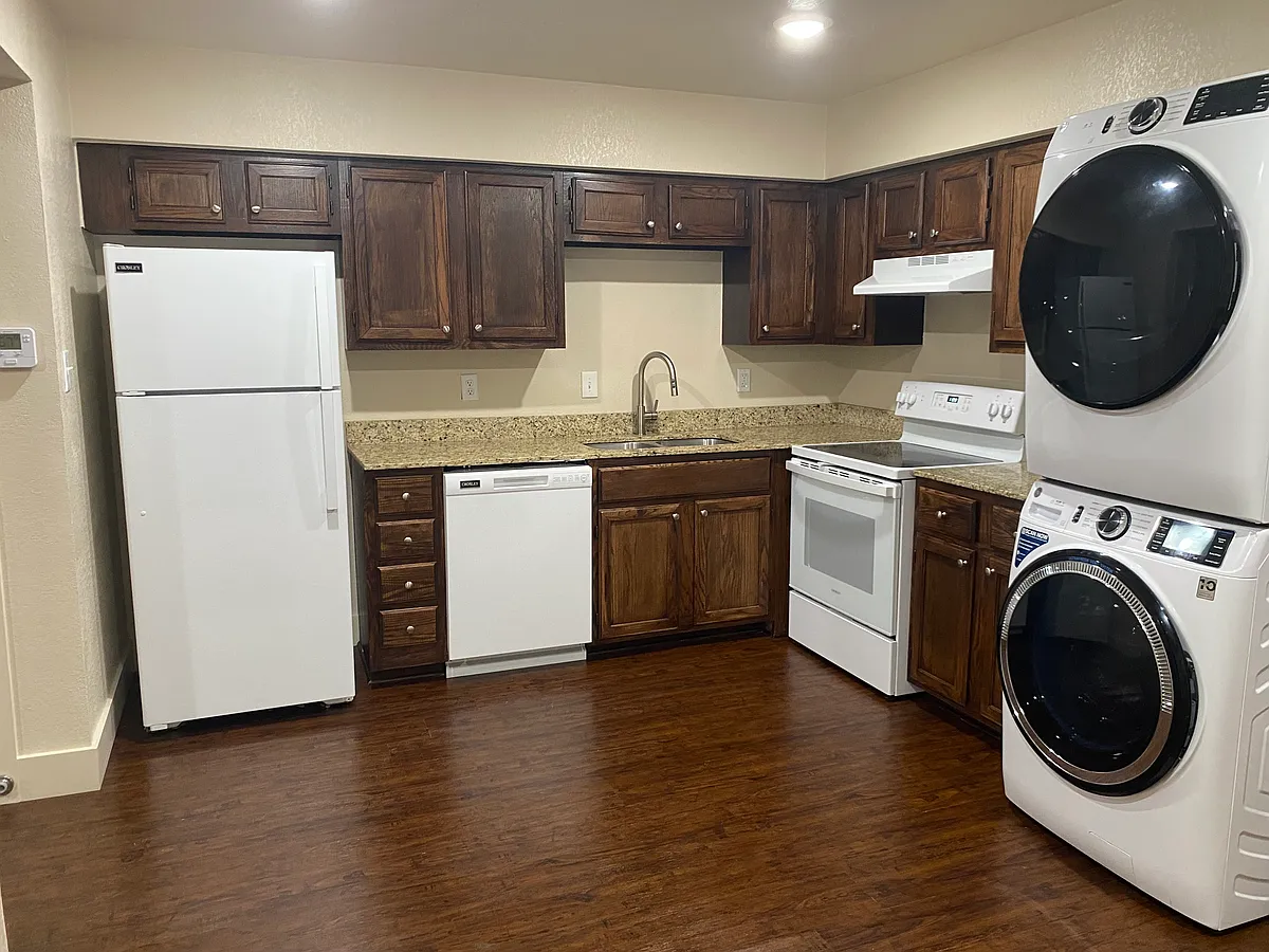 Building Photo - 906 Frisco St #2