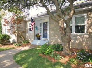 4003 N Chelsea Pl, Peoria, IL 61614