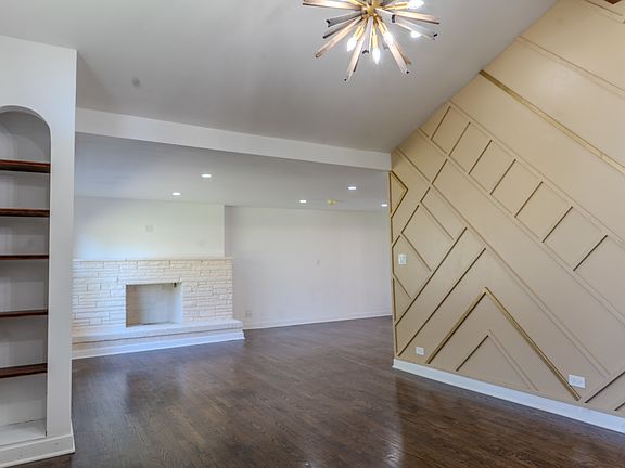 5th image of 888 Woodstock Rd