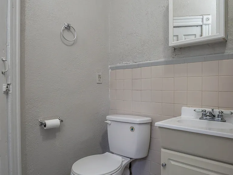 2310 Russell Blvd #A — Photo 17