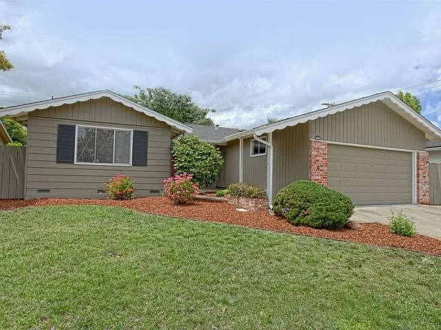 1479 Bittern Dr photo 1