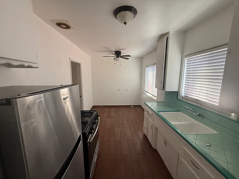 221 W 14th St #223 — Photo 13