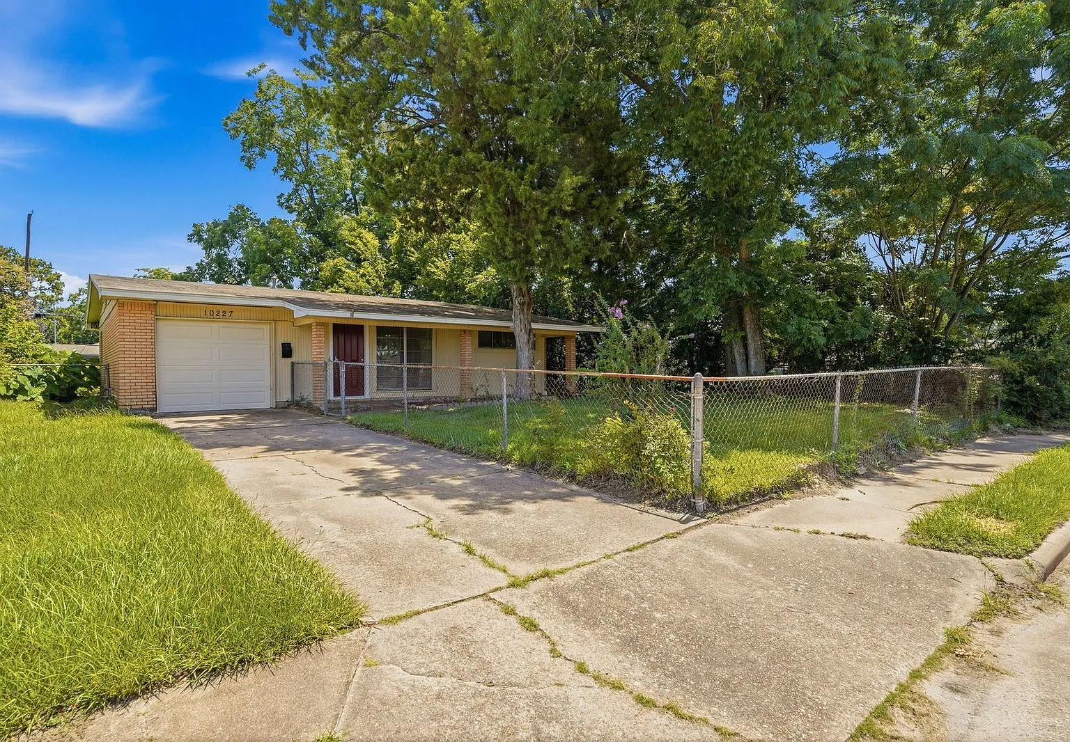 3 bed, 1.0 bath, 992 sqft, $1,500 — Photo 3