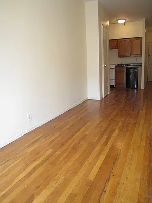 Rented by Platinum Brokerage Group, LLC | media 31