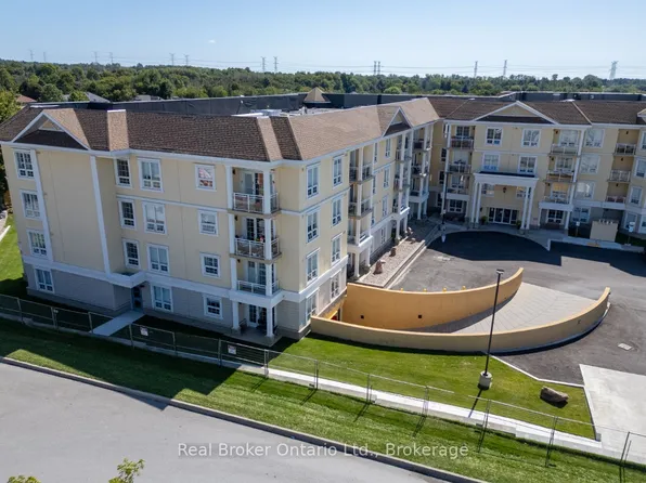 21 Brookhouse Dr Unit 216, Clarington, ON L1B 0V4