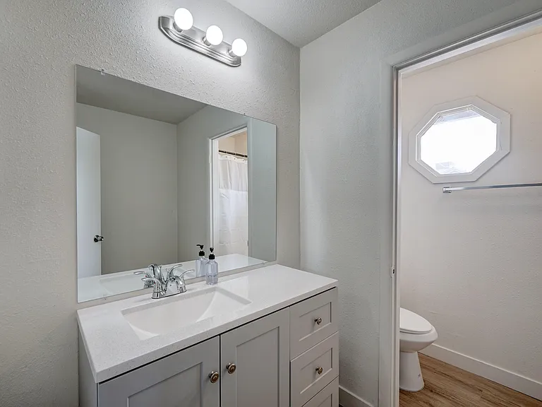 1 of 3 full bathrooms