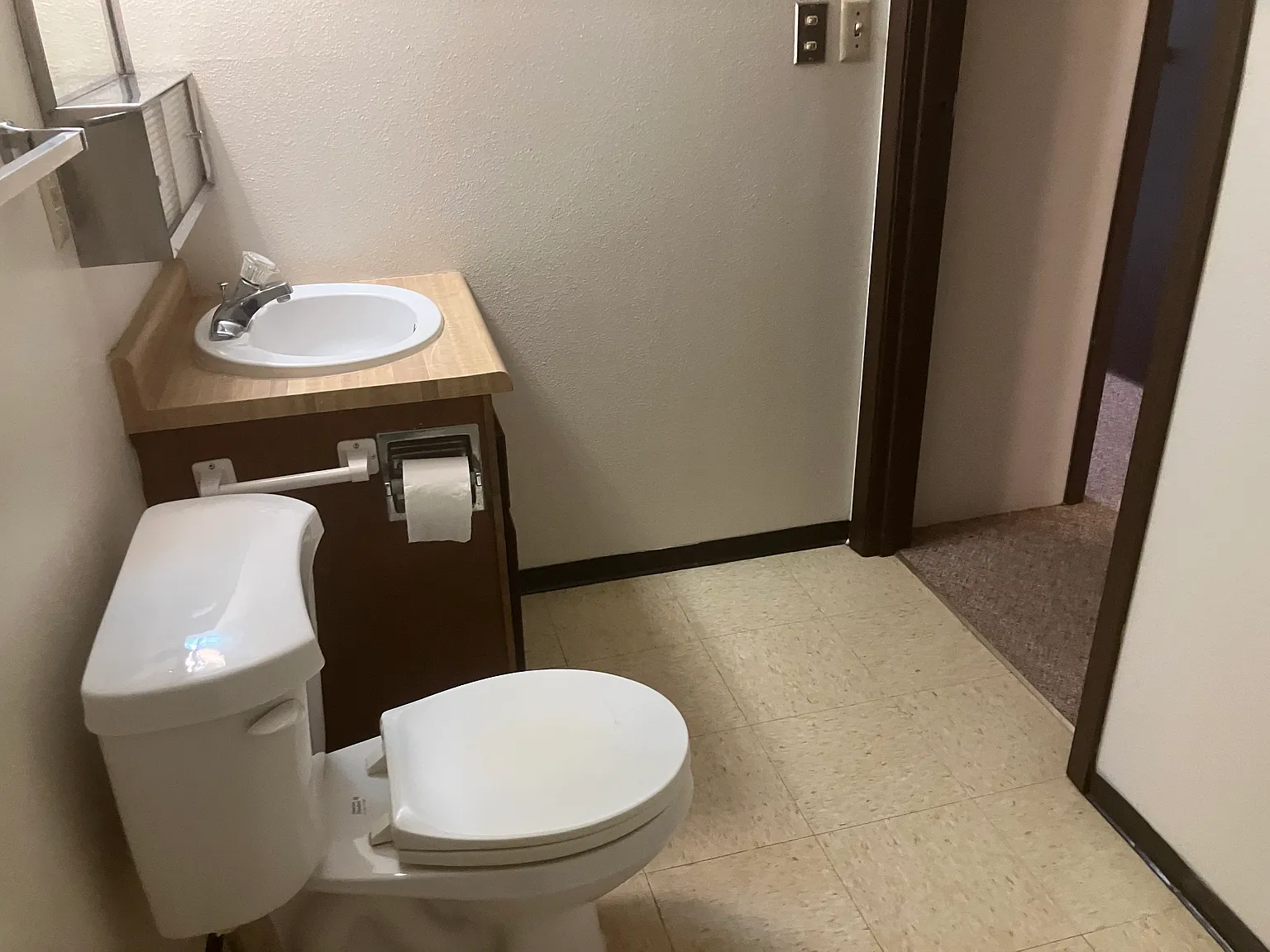 1 bed, $717 — Photo 1