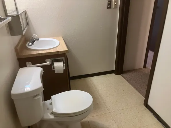 400 2nd Ave N, Stanford, MT 59479