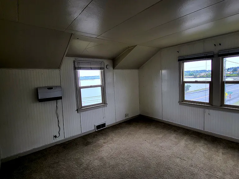 1610 SE Pioneer Way #201 — Photo 3