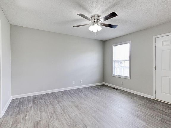 4th image of 969 Applegrove Cir