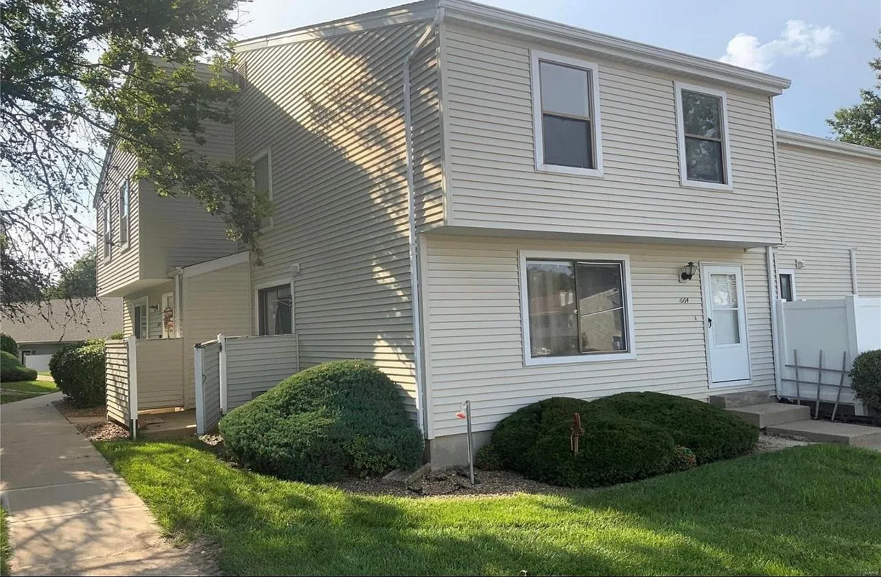 664 Summer Winds Ln — Photo 2