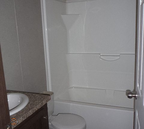 4th image of 3246 Birchview Dr E
