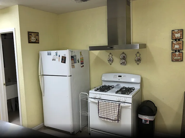 2522 Holly Hill Dr — Photo 8